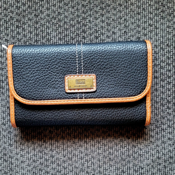 Handbags - NWT B.O.C. ( Born Concept) Black with Tan Trim Pebbled Wallet